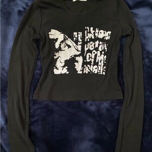 Black Long Sleeve Streetwear Graphic Top